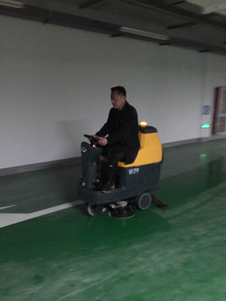 M70使用于小區(qū)地下停車場.jpg